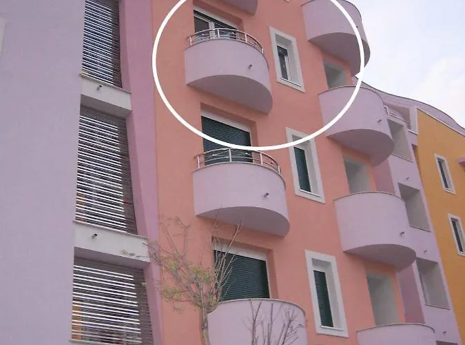 Apartment Daybreak *