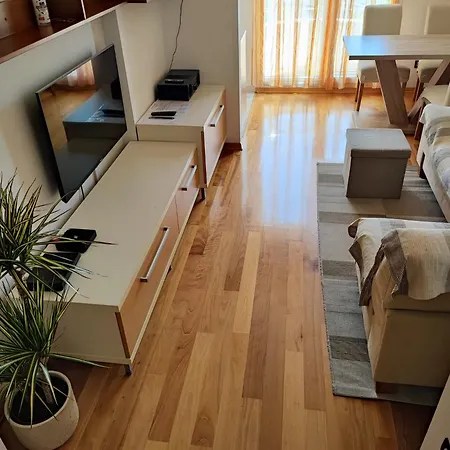 Daybreak Apartment *